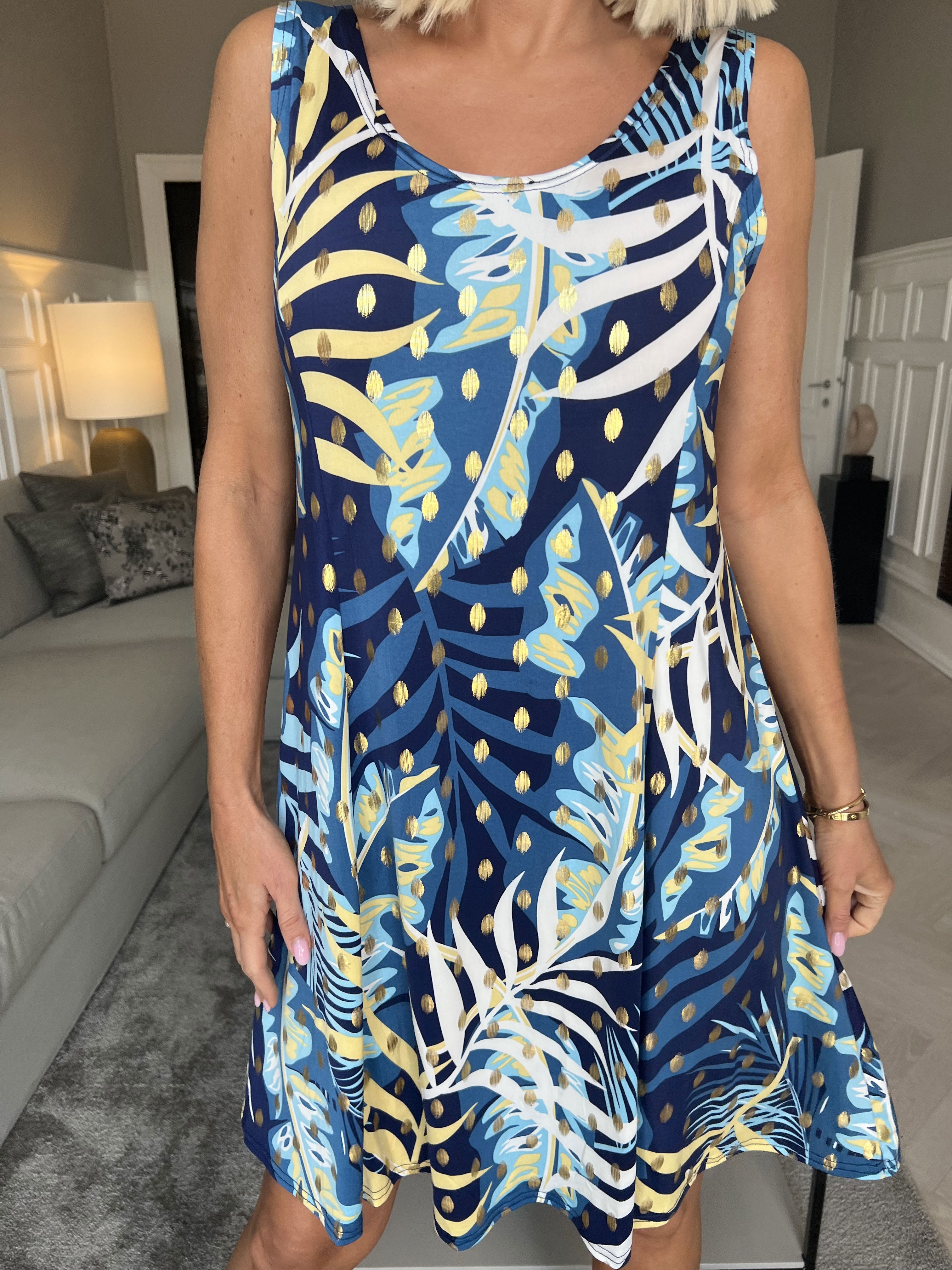 Maj - Sød elastisk sommerkjole med guld pletter